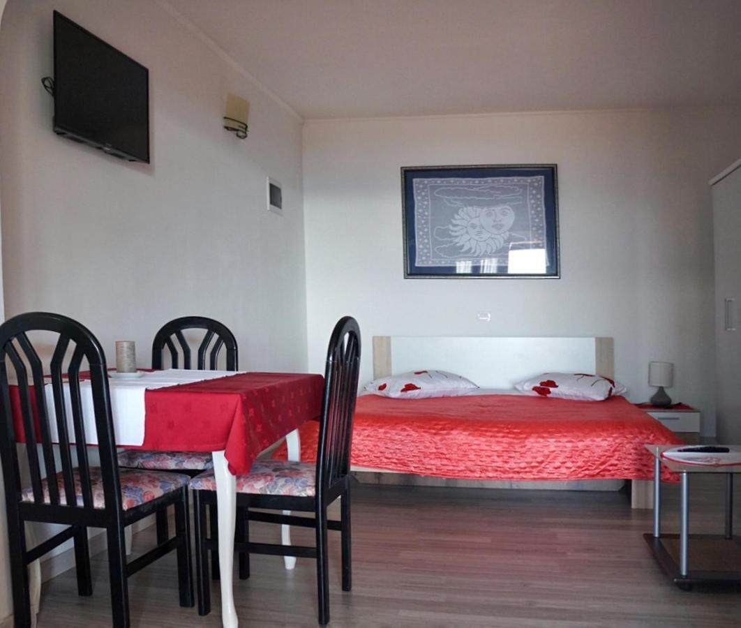 Apartmani Vesna Zambratija  Exterior photo